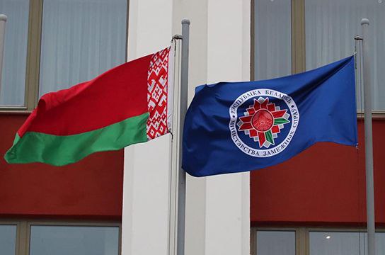 МИД порекомендовал белорусам проявлять осторожность при поиске работы за рубежом

Внешнеполитическое ведомство Беларуси выступило с такой рекомендацией после появившейся в СМИ информации о белорусах, освобожденных из трудового рабства в Испании.