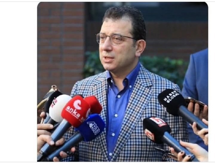 Kürtçe öğrenebilirsin sıkıntı yok.Ama önce doğu güneydoğuda kız çocukları neden okutulmuyor?Agalık,aşiret,tarikat töre bağnazlıkları nasıl bitecek onu anlat.Siyasetçi olmuşsun ama senden devlet adamı olmaz.