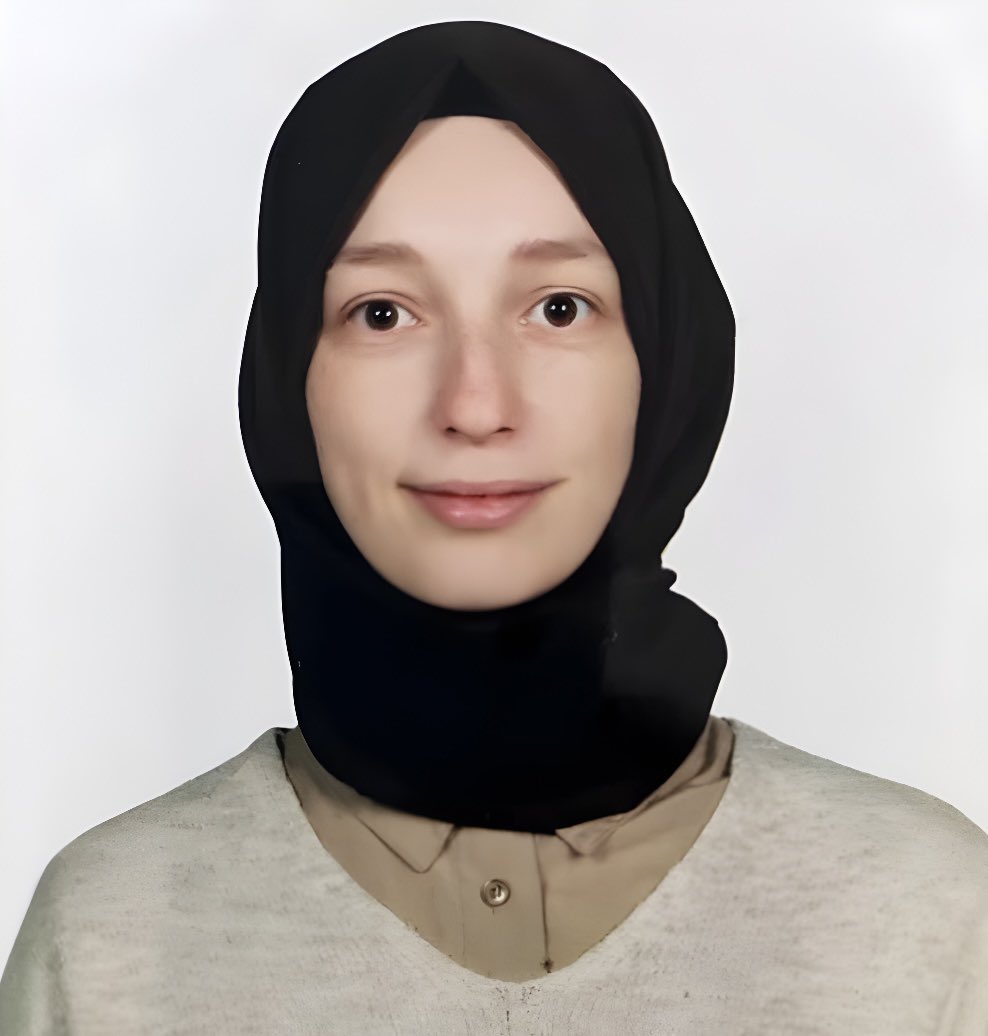 Ali Erbaş’ın kızı Şeyda Küçük, “Küsurat farkıyla” Düzce İlahiyat Fakültesi’nin kadrosuna alındı.

Diğer adayların ALES ve üniversite not ortalaması Küçük'ten fazla olmasına rağmen, yapılan sınavda Küçük, tüm adayların üzerinde not aldı.

(Birgün - Mustafa Bildircin)