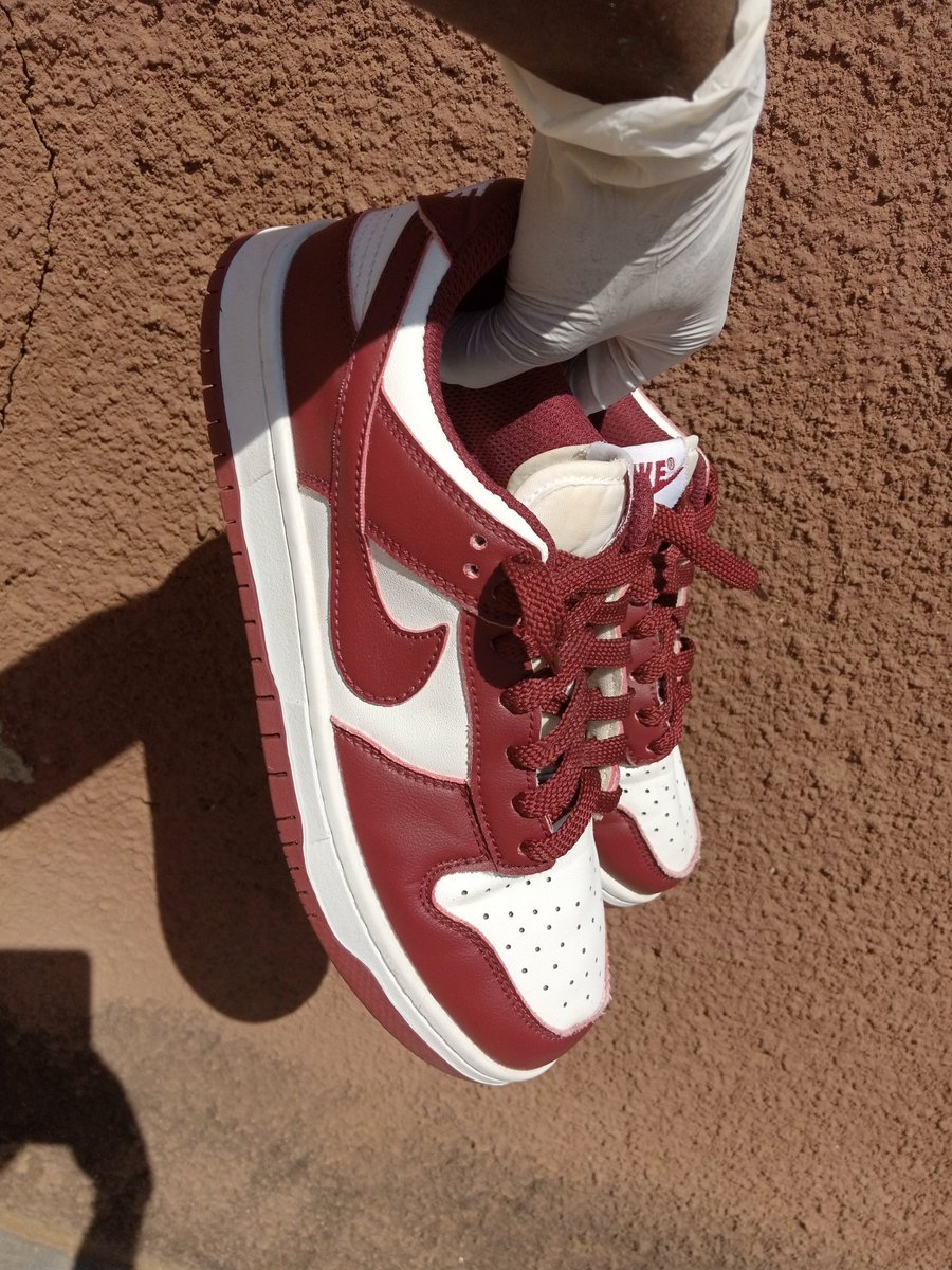 Nike SB dunk low (Belo)
Size: 39/40
Going at 65k (Slightly negotiable)
0996019121
Lilongwe (We send anywhere)
Please Repost!