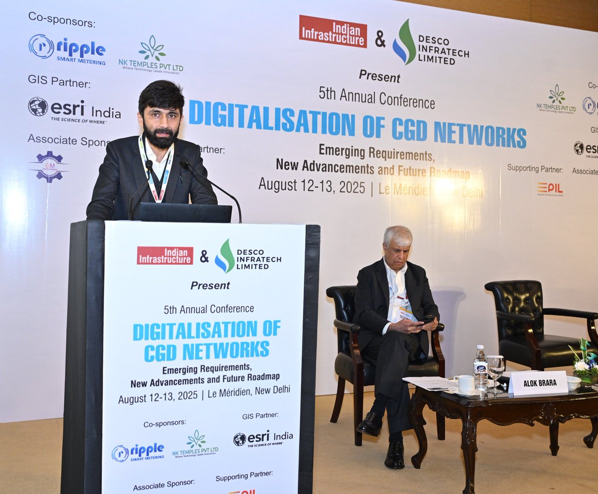 Indianinfra_mag's tweet photo. Malhar Desai Whole-time Director, @Desco_Infratech at our 5th Annual Conference on Digitalisation of City Gas Distribution Networks.
....with Alok K. Brara, Publisher, @Indianinfra_mag
#DigitalTransformation #CGD #CityGasDistribution #SmartMetering #SCADA #GIS #IoT #SmartSensor https://t.co/KKgziAhtJg