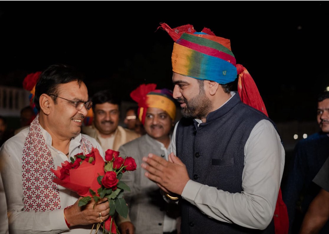 Amar Chand Jajda (@amarchandjajra) on Twitter photo राजस्थान के यशस्वी मुख्यमंत्री श्री भजन लाल जी शर्मा से शिष्टाचार भेंट कर उनका स्नेहपूर्ण मार्गदर्शन प्राप्त किया।
<a href="/BhajanlalBjp/">Bhajanlal Sharma</a> राजस्थान के यशस्वी मुख्यमंत्री श्री भजन लाल जी शर्मा से शिष्टाचार भेंट कर उनका स्नेहपूर्ण मार्गदर्शन प्राप्त किया।
<a href="/BhajanlalBjp/">Bhajanlal Sharma</a>