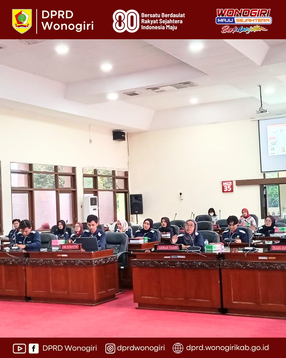 Jum'at (08/08),Kegiatan Forum Diskusi DPRD Bersama Ikatan Mahasiswa Berprestasi Wonogiri Periode Tahun 2024-2025. Rombongan Imapres diterima secara langsung oleh Ketua DPRD, Sriyono, S.Pd., didampingi anggota DPRD Gimanto, S.H., dan Azalea Puteri Utami, S.Tr.Li.