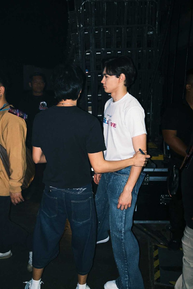 joshfordempire's tweet photo. Letโs take a peek at Josh in the backstage at The Big Collove Concert! ๐ฉต
#JoshFord #Koshys #JoshFordEmpire #TheBigCollove #ColLoveFancon #ColLoveSaAraneta
@joshford321 https://t.co/6oqGGcWus7