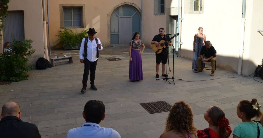 Agde - Les Itinéraires Nomades ont fait voyager le public entre mémoire et poésie #agde ift.tt/pJi58OG