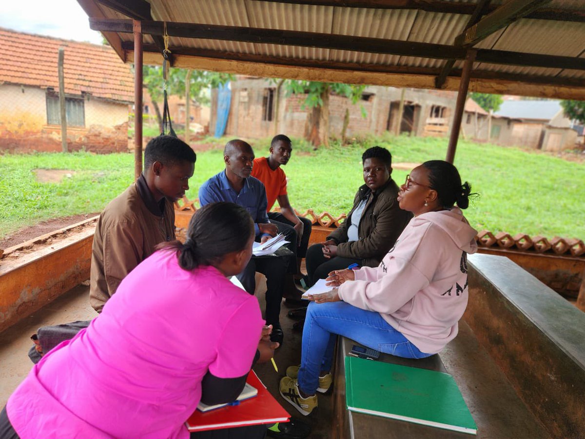 ladymermaidUg's tweet image. LMEC, with support from @AIDSFondet, is strengthening the link between community and facility care! In Jinja, we held a client follow-up planning &amp;amp; review meetings to improve continuity and quality of HIV services.
#HIVCare #CommunityHealth #ClientSupport