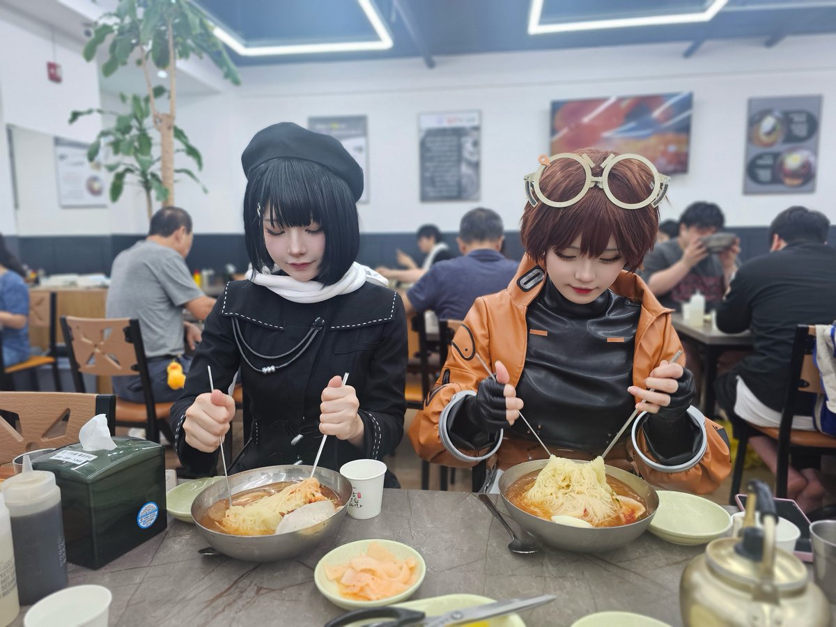 《신월동행》신월동행 요원이 부산에 놀러갔었대요!

팀장님, 센슈, 유이가 특별 임무를 수행하기 위해 
부산에 다녀왔대요! ╰(*°▽°*)╯
요원들의 여정을 다 함께 구경하실까요!?

자세한 내용은 공식 라운지를 확인해 주세요. 
📷naver.me/5cqAKtzP