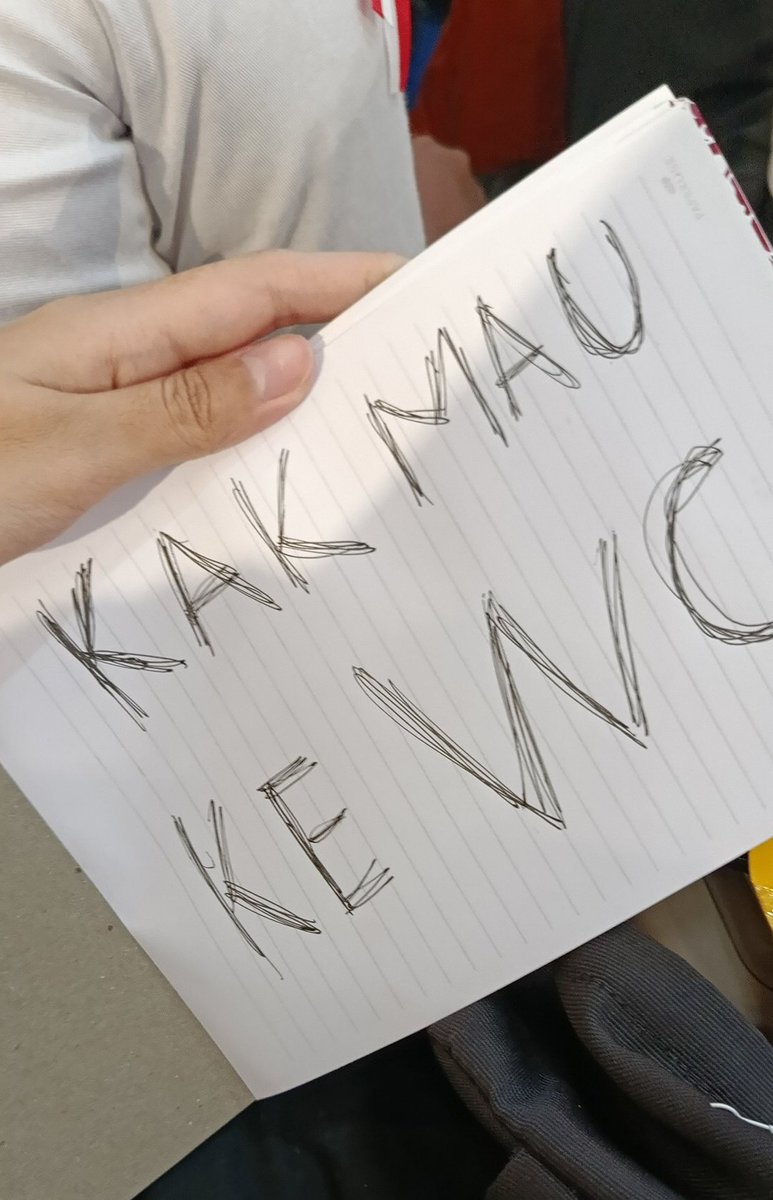 sho0nie's tweet image. I have bold opinions on rabraw, this was me after denied going to the bathroom lol GUE KEBELET PIPIS