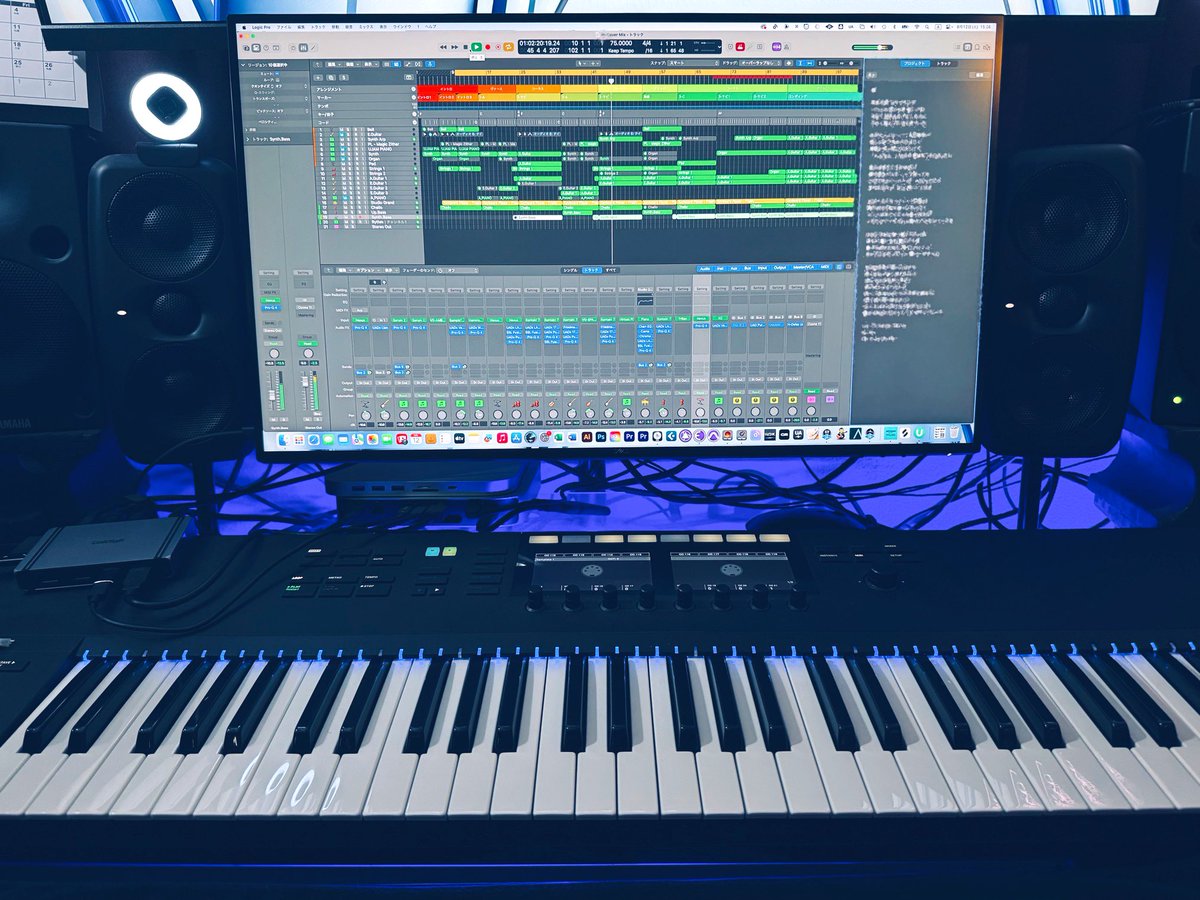 歌の表現力を更に磨くために、何曲かカバー曲を練習しながら、オケ制作もスタート💻
曲によっては原曲よりもキーを上げた方が抑揚を出せる曲もあり、現在キーを調整中🎼
広い音域で歌う楽しさもあるけど、課題はまだまだ🎤
公開までぜひお楽しみに✨

#DTM
#DTMer
#DTMerさんと繋がりたい