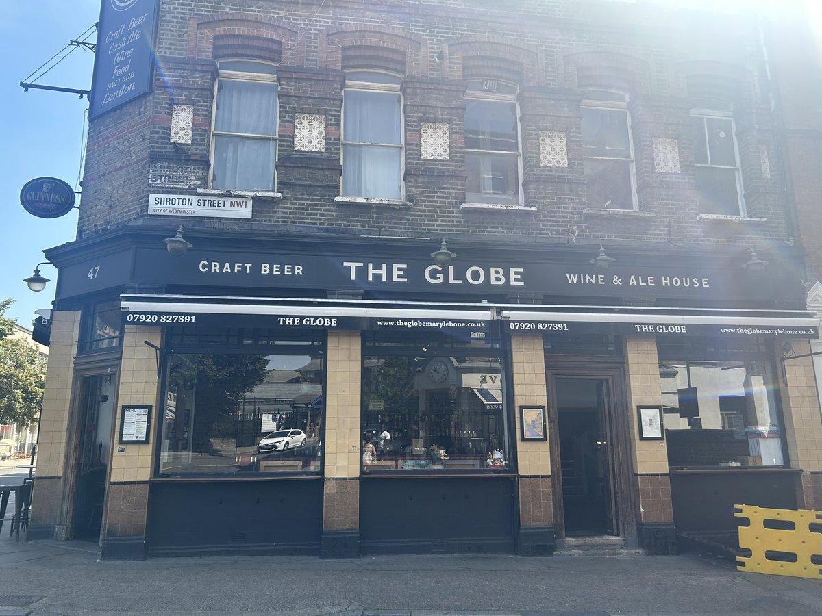 PubsSaving's tweet image. The Globe #pub #lissongrove #marylebone A cold Paulaner lager on a hot day! 🍺