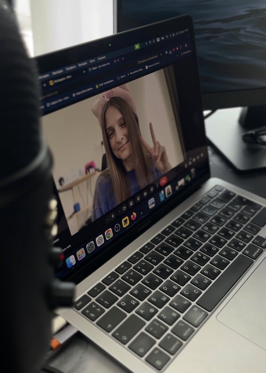 я юля, преподаю английский для взрослых. люблю свою работу и выполняю её хорошо

сейчас мне нужны ученики на A1-В1. мы с моими студентами уже вперед уходим, а я обожаю вести ребят с начального/среднего уровня

если раньше пытались учить язык, но бросали – со мной будет иначе)