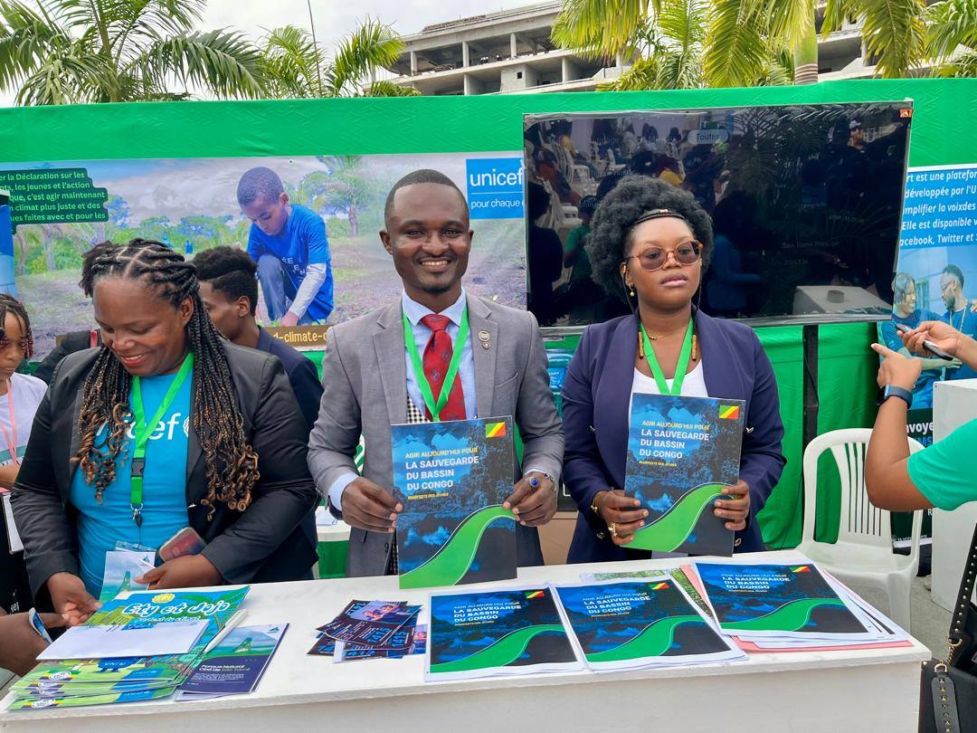 UNICEFcongoBZV's tweet photo. Au 🇨🇬, des jeunes s’engagent pour les #ODD : 🌱 Sensibilisation climatique 📚 Éducation🩺 Santé communautaire 👧🏾 Droits des enfants 🤝 Mobilisation pour la paix.
Célébrons leur énergie et engagement 💪!
#YouthDay #IYD2025 #localizingthesdgs https://t.co/4pMfQrSSxN