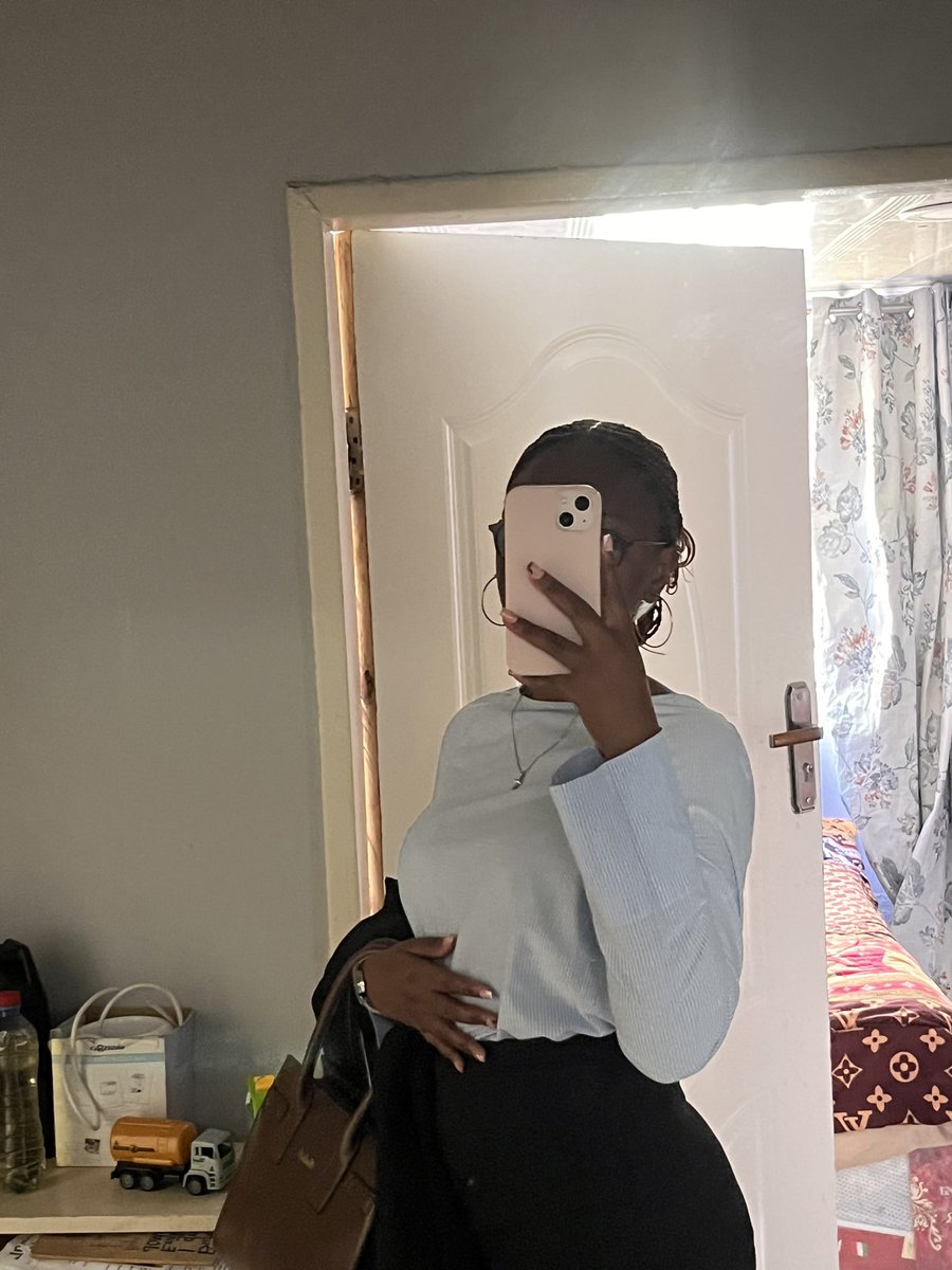 MwambaMumba3's tweet photo. What I love the most about being a corporate babe? Putting corporate fits together ✨ https://t.co/85agLbcupN