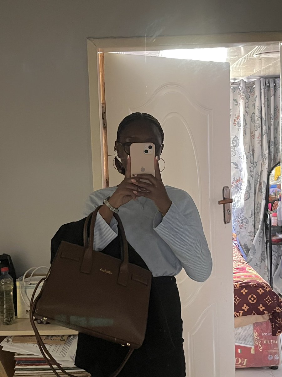 MwambaMumba3's tweet photo. What I love the most about being a corporate babe? Putting corporate fits together ✨ https://t.co/85agLbcupN
