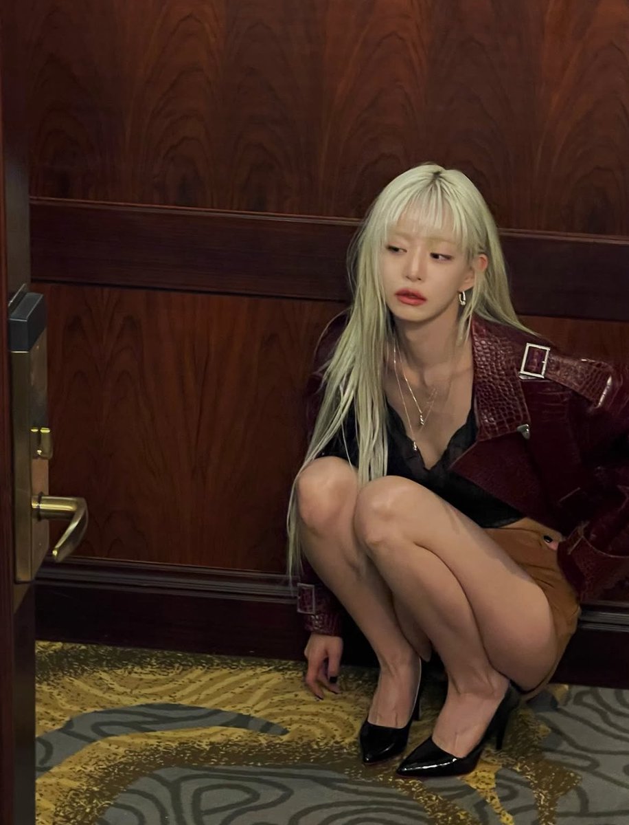 fromisdays's tweet photo. [250812 - 🐿️ INSTAGRAM UPDATE]

🖤

#fromis_9 #프로미스나인 
#CHAEYOUNG #이채영 https://t.co/Uzb5Briy75