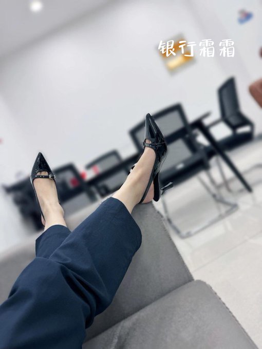 踩在你脸上行不行～
