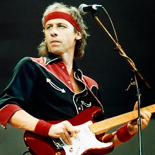 TheDuckLR's tweet image. "We are the Sultans of Swing"
Happy 76th Birthday to the legendary guitarist, singer-songwriter, solo artist and founding member of #DireStraits #MarkKnopfler 🎉