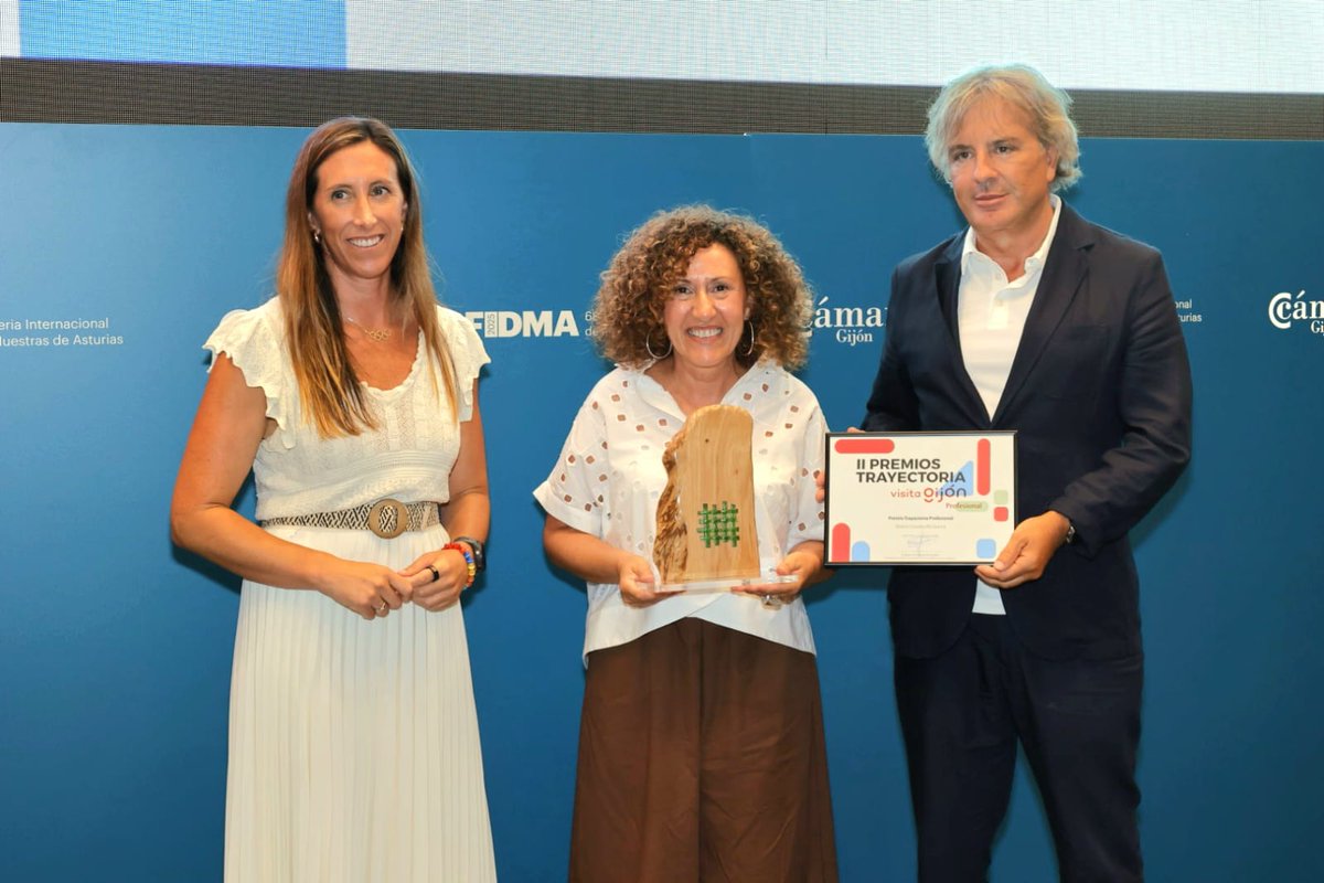 GijonTurisProf's tweet image. 📸 ¡Ya puedes ver las fotos del evento de los Premios Trayectoria @GijonTurisProf celebrado la semana pasada en #FIDMA
🏅 Beatriz Cimadevilla @hsanmiguelgijon 
🏅 @Silken_Hoteles  Ciudad Gijón
🏅 La Excusa Perfecta
🏅 Marta García Mena
👇