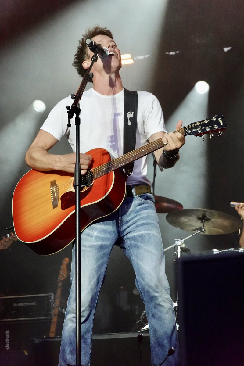 gittisun's tweet photo. What an INCREDIBLE EXPERIENCE! 
I'm still smiling from ear to ear! — and you know why. @JamesBlunt

These gigs were so, SO special and mean so much to me.

THANK YOU FOR EVERYTHING, JAMES! ❤️

https://t.co/f3Si4E5CK4

#JamesBlunt
#Zofingen
#HeitereOpenAir
#High
#BackToBedlam20th https://t.co/eaOkrcb4gb