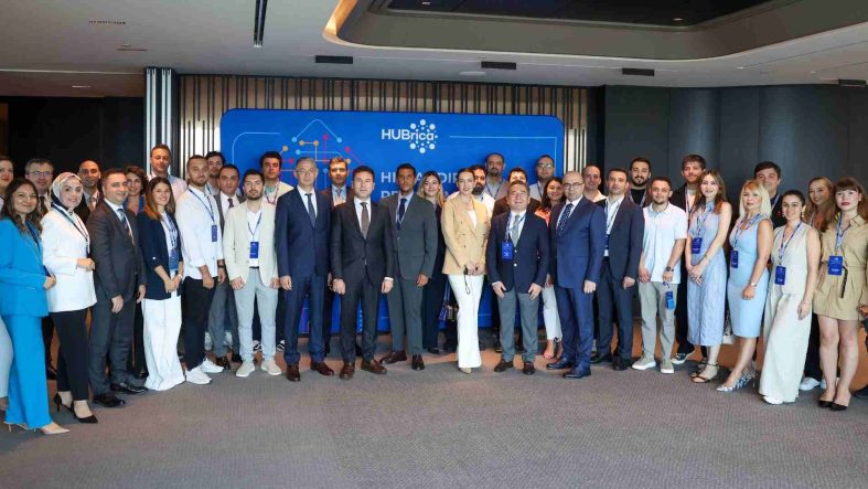 EBurgazli's tweet photo. Halkbank ve İTÜ ARI Teknokent iş birliğiyle hayata geçirilen bu değerli programda @KobiPratik  olarak yer almaktan büyük mutluluk duyuyoruz. 💙

Fintech alanında KOBİ’lerin dijital başvuru ve finansal süreçlerini daha hızlı, güvenli ve verimli yönetmelerini sağlamak için çıktığımız bu yolda; HUBrica’nın bize sunacağı mentörlük, eğitim ve iş birliği fırsatlarıyla hedeflerimizi daha ileriye taşıyacağız.

Bu yolculukta emeği geçen tüm paydaşlara teşekkürler. 🙏
Hadi birlikte geleceği inşa edelim! ⚡

#HUBrica #Halkbank #İTÜARİTeknokent #KobiPratik #Fintech #Girişimcilik #HızlandırmaProgramı