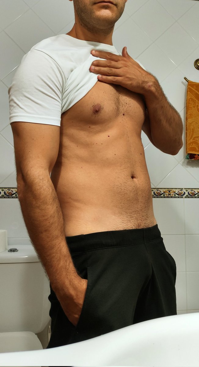 Bueno pues volvemos por aquí un martes! 😈😈

Y pensando en portarme mal este sábado por la costa del sol o campo de Gibraltar... 🤔🤔

#martesdetorso #single #hmh #hmm
