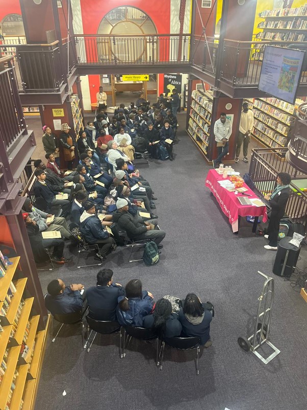 EpiBiostats_UCT's tweet image. As part of #NationalScienceWeek, our Division partnered with Cape Town libraries to host 100+ learners for sessions on #Epidemiology &amp;amp; #Biostatistics with games on contact tracing and data analysis.
Swipe to see pics and more info about the event
@UCT_news @UCT_SPH @UCTHealthSci