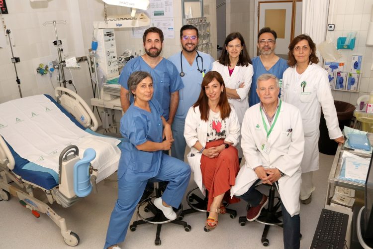 HUVMacarena's tweet photo. 🏥🤰El @HUVMacarena implementa un nuevo protocolo de manejo del parto centrado en el fomento del parto natural.  

El documento incorpora prácticas que humanizan la experiencia maternal como ingesta de alimentos en los casos indicados o métodos no farmacológicos de alivio del dolor.

@Ginemacarena  

https://t.co/MbAKNEBI0G