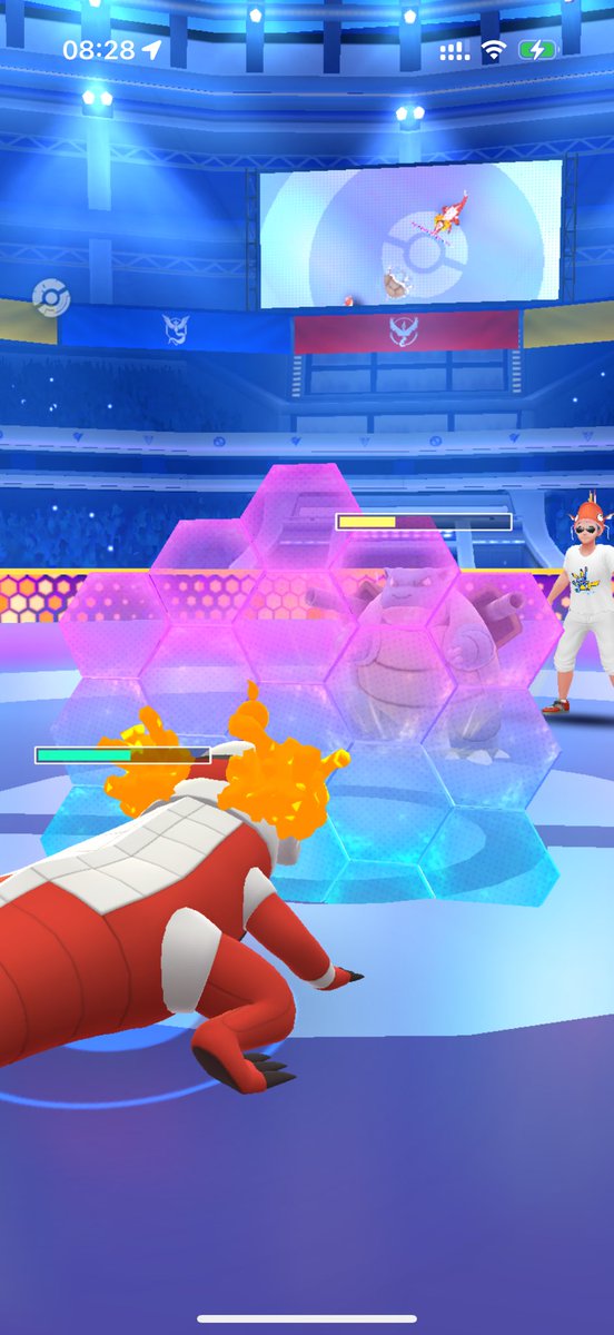 Such an amazing background for the battles! And look at the screen above!

#PokemonGO