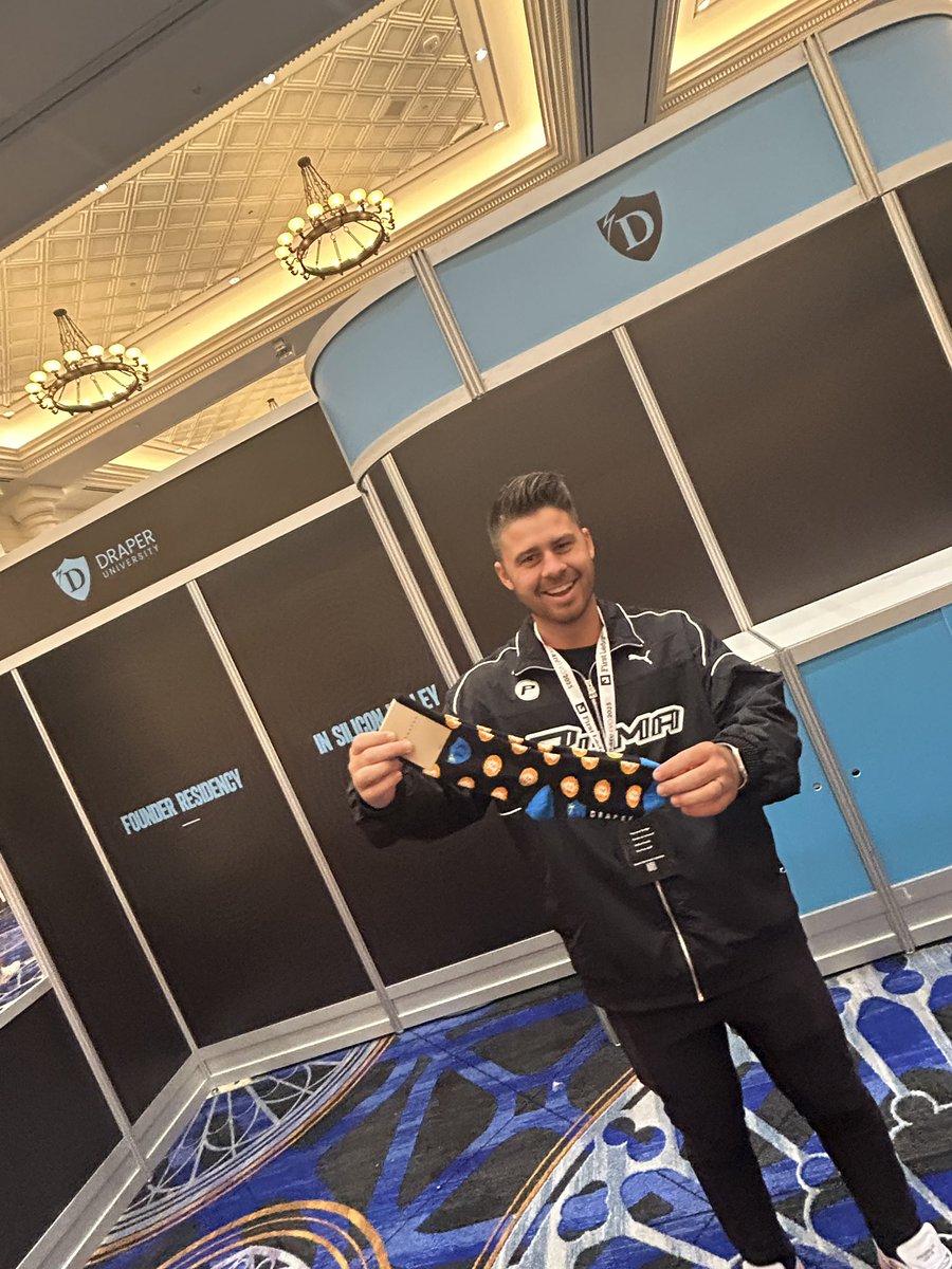 Interview time with <a href="/cardanojustin/">justin d/₳cc</a> &amp; <a href="/Lo_Ponch/">Logan Panchot $daoguy d/acc</a>🙌 <a href="/clarity_dao/">Clarity Protocol d/acc</a> is also one of the thriving alumni founders from the #Cardano accelerator program at #DraperU✨<a href="/RareEvo/">Rare Evo: A Blockchain Event</a> was such a blast!