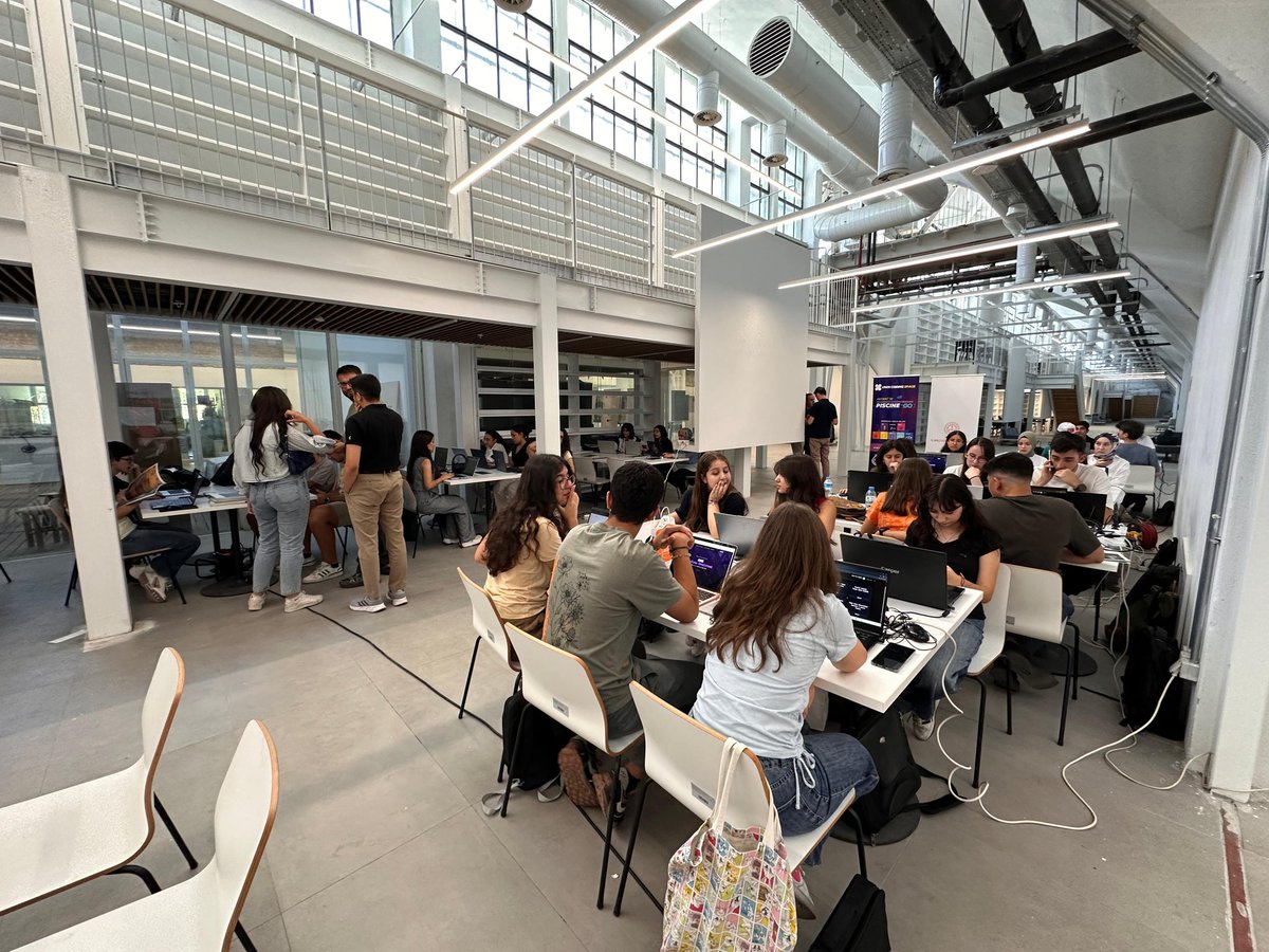 Uluslararası Gençlik Günü’nde Yapay Zekâ Hackathon’u,
Abdullah Gül Üniversitesinde başladı. AR-GE birimimiz tarafından koordine edilen faaliyette gençler yapay zekâ kullanımını, web sitesi tasarlamayı öğrenecekler ve fikirleriyle  jüri önünde yarışacaklar. 
<a href="/kayserimem/">Kayseri İl Millî Eğitim Müdürlüğü</a>