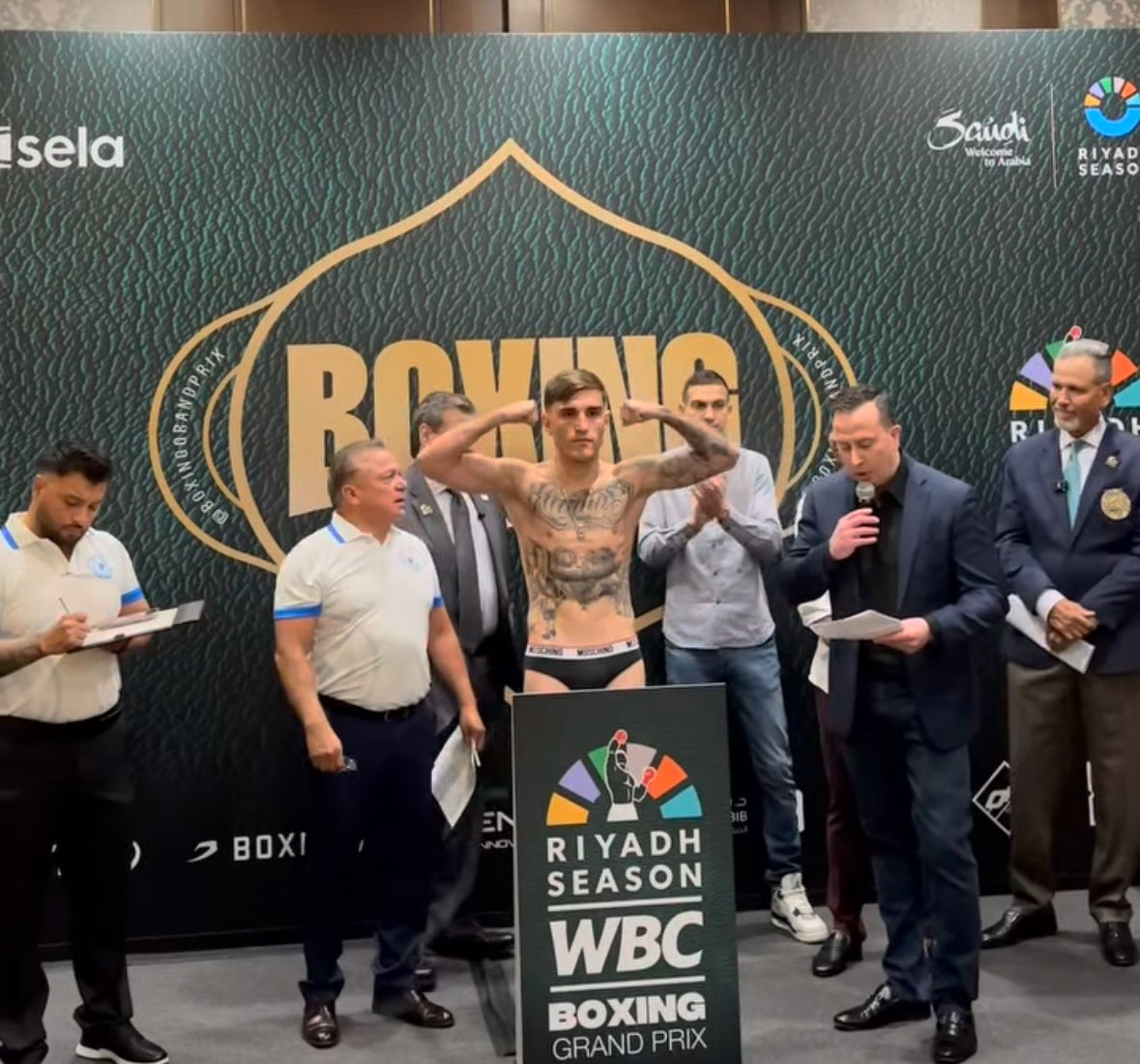 FPIBoxe's tweet photo. #WeightIn Peso Fatto ✅
🥊 🏆 WBC - Grand Prix - Quarter Finals
🏟️ Riyadh 🇸🇦 , 13/8/2025
📺 Evento Live DAZN
📲 Live YouTube Ring Magazine
🥊 Featherweight
🥊 Eti Qamili 🇮🇹 🇦🇱 vs Troy Nash 🇺🇸
🥊 Superlight
🥊 Fiorenzo Priolo 🇮🇹 vs Nte Nkosi 🇿🇦
🥊 Forza Eti e Fiorenzo 😎 🇮🇹🔥
#Itaboxing #Boxing #boxer #pugilato #boxing #riyadh #wbc