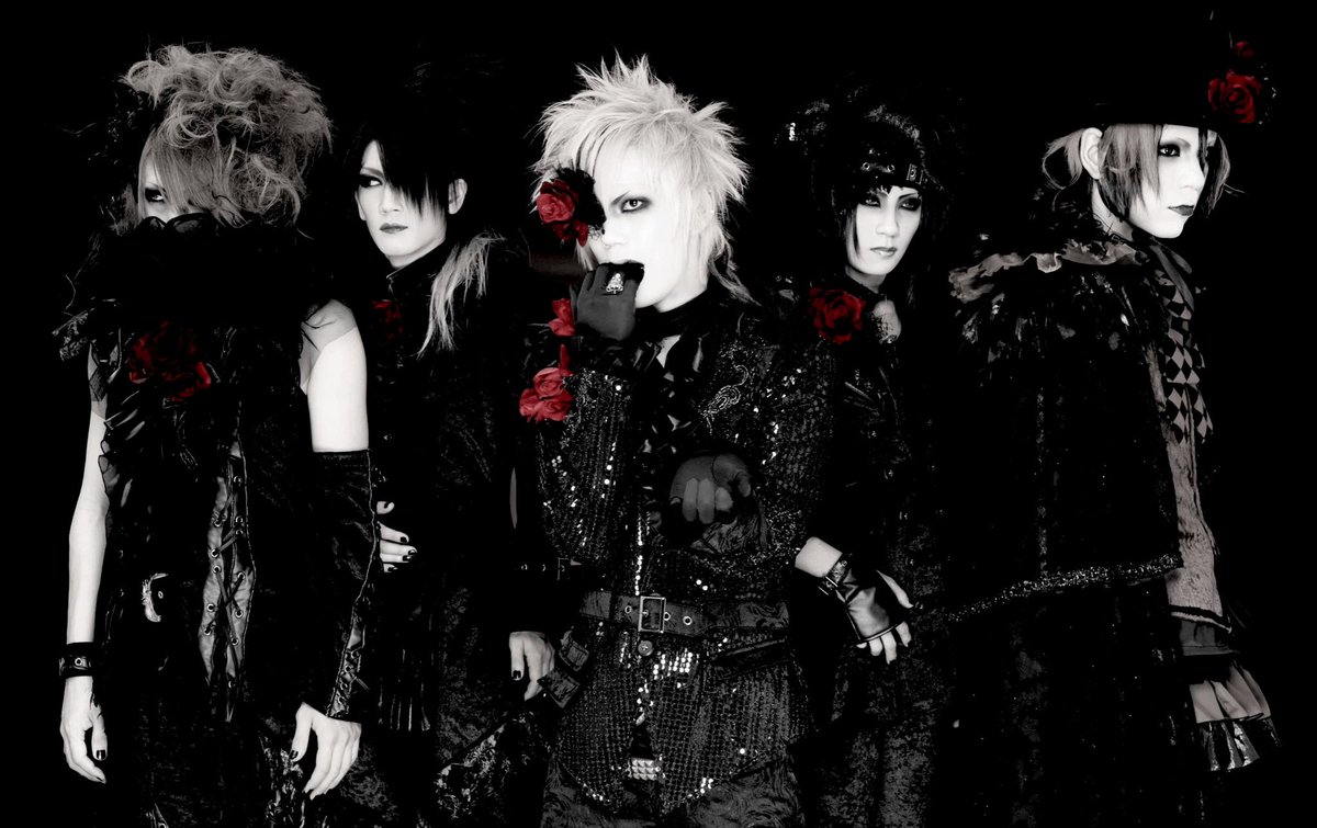 ziro_daisuki's tweet image. วันนี้วันที่ 12.ส.ค. ในปี 2006 วง &quot;Dali&quot; ได้กลับมารวมตัวเล่น Live กันอีกครั้งหลังจากพักวงไปในต้นปี 2006 ครับ วงนี้เป็นวงที่ฟอร์มวงมาตั้งแต่ปี 2005 และยุบไปในปี 2013 ครับ
#Dali #ダリ #undercode #vkei #jrock #zirodaisuki #ผมชอบครับ #เพลงญี่ปุ่น #ビジュアル系 #V系 #วันนี้มีอะไร