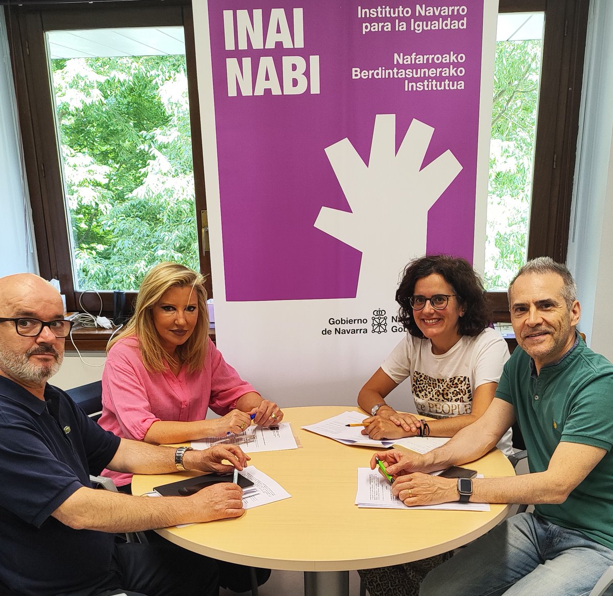 .<a href="/gob_na/">Gobierno de Navarra</a>-k 47.000€ inbertitu ditu ijitoen eta enpresa-munduaren artean berdintasunezko maskulinitateak sustatzeko

<a href="/igualdad_na/">Igualdad - Berdintasuna</a>

➡️<a href="/gitanos_org_NAV/">FSG Navarra</a>, Eraikiz kolektiboa eta <a href="/Amedna_/">AMEDNA</a> elkartearekin dituen hitzarmenak berritu ditu

🔗navarra.es/eu/-/prentsa-o…