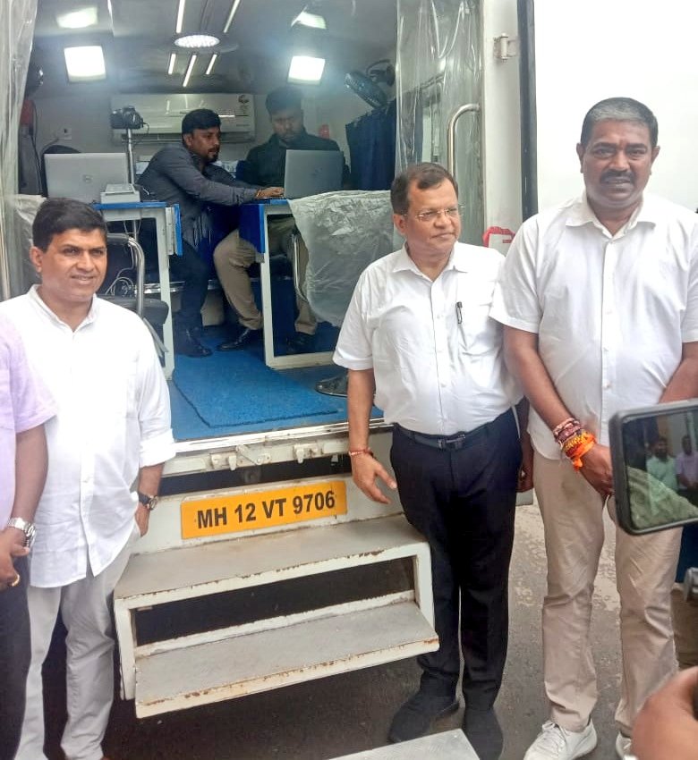 NSawaikar's tweet photo. The #MobilePassportSeva Van has been an initiative to make passport services accessible and people-friendly in the State, a Ministry of External Affairs initiative. Today at Vasco, inaugarated the facility in presence of MLAs Shri. @DajiSalkar @SankalpAmonkar, Girish Borkar, Deepak Govind Naik, Yatin Kamurlekar, Amey Chopdekar, Shraddha Mahale Shetye, Prashant Narvekar and Ors. 91-year-old lady applicant was the first to avail the benefits of this initiative. Sincere thanks to Hon. PM Shri. @narendramodi ji and MEA Shri. Dr. @DrSJaishankar Ji for the unique initiative, taking Passport facility to the door-steps of common man.