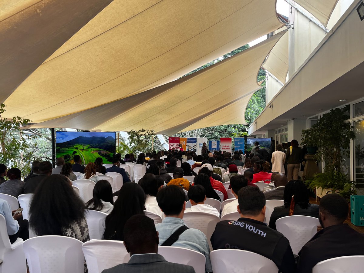 UN Environment Programme in Africa (@unep_africa) on Twitter photo 📍 Happening now in Nairobi: the official #InternationalYouthDay2025 celebration
“Youth are not just tomorrow’s leaders — they are today’s changemakers.”
— <a href="/AnacludiaRossb1/">Anacláudia Rossbach</a> , Executive Director, UN-Habitat
“As long as you’re useful, you’re youthful.”
— Christine Karanja, UN 📍 Happening now in Nairobi: the official #InternationalYouthDay2025 celebration
“Youth are not just tomorrow’s leaders — they are today’s changemakers.”
— <a href="/AnacludiaRossb1/">Anacláudia Rossbach</a> , Executive Director, UN-Habitat
“As long as you’re useful, you’re youthful.”
— Christine Karanja, UN