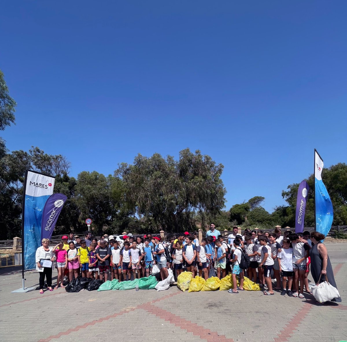 Fundación Ecomar (@fundacionecomar) on Twitter photo 🌊 En Rota, actuamos por un mar más limpio 💙
Dentro del proyecto #MaresCirculares de <a href="/CocaCola_es/">Coca-Cola España</a> retiramos 166 kg de residuos en una jornada de limpieza llena de compromiso y acción.
¡Gracias a quienes lo hicieron posible! 🙌 🌊 En Rota, actuamos por un mar más limpio 💙
Dentro del proyecto #MaresCirculares de <a href="/CocaCola_es/">Coca-Cola España</a> retiramos 166 kg de residuos en una jornada de limpieza llena de compromiso y acción.
¡Gracias a quienes lo hicieron posible! 🙌