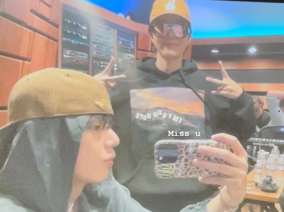 [INFO] Taehyung IG story 

“Miss u”