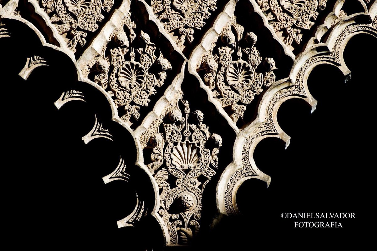Daniel Salvador-Almeida González (@danielvsag) on Twitter photo Detalles. Patio de las Doncellas. Real Alcázar de Sevilla. <a href="/Ayto_Sevilla/">Ayuntamiento de Sevilla</a> <a href="/SevillaAlcazar/">Alcázar de Sevilla</a> Detalles. Patio de las Doncellas. Real Alcázar de Sevilla. <a href="/Ayto_Sevilla/">Ayuntamiento de Sevilla</a> <a href="/SevillaAlcazar/">Alcázar de Sevilla</a>