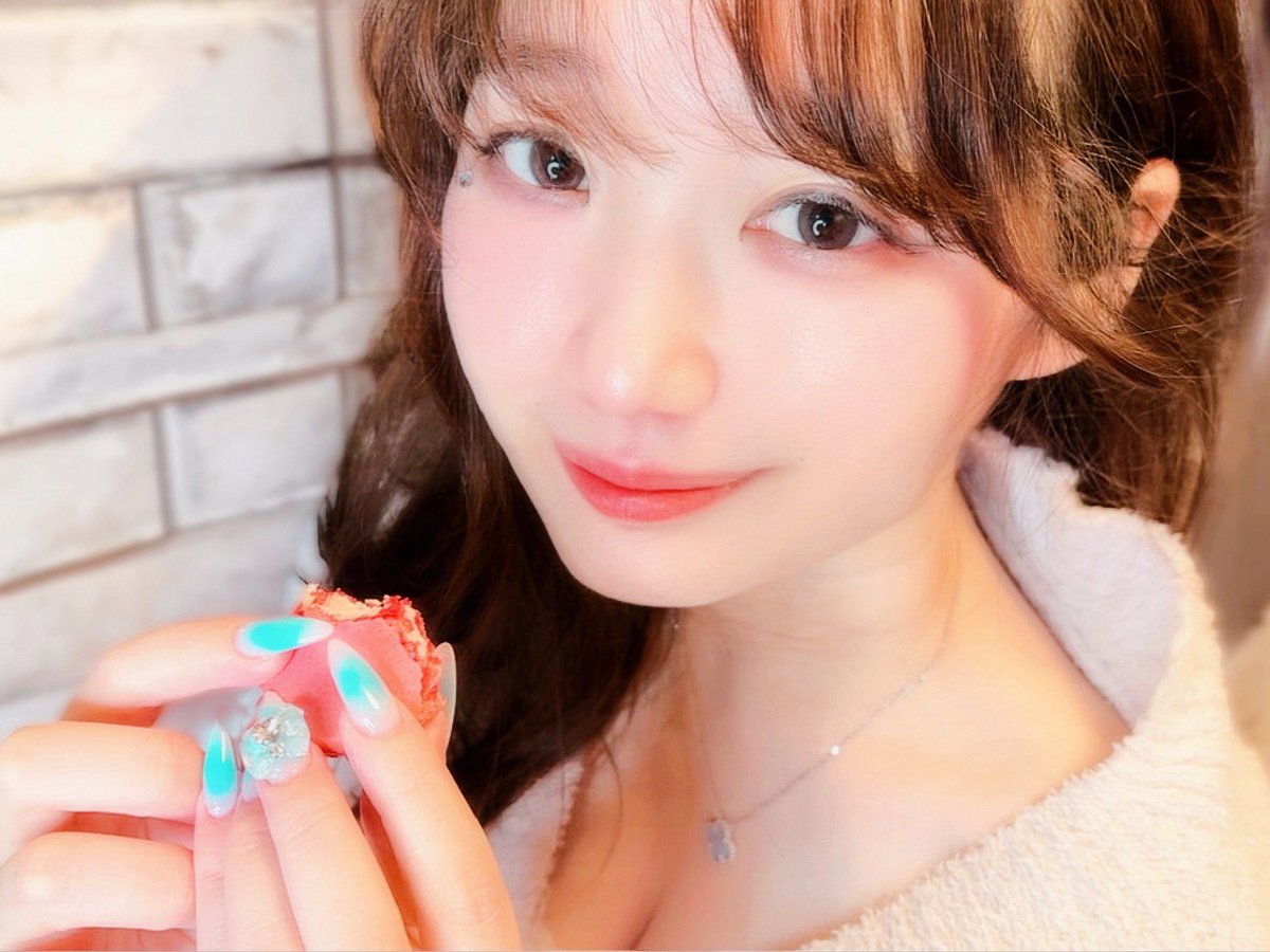 📢お知らせ📢
いちのせかな一カ月遅れの生誕祭🎂
個人配信バージョンを
8月15日に開催します🎀
かなの好きな世界にみんなご案内します🐱
お祝いしにきてくれると嬉しいです🩷