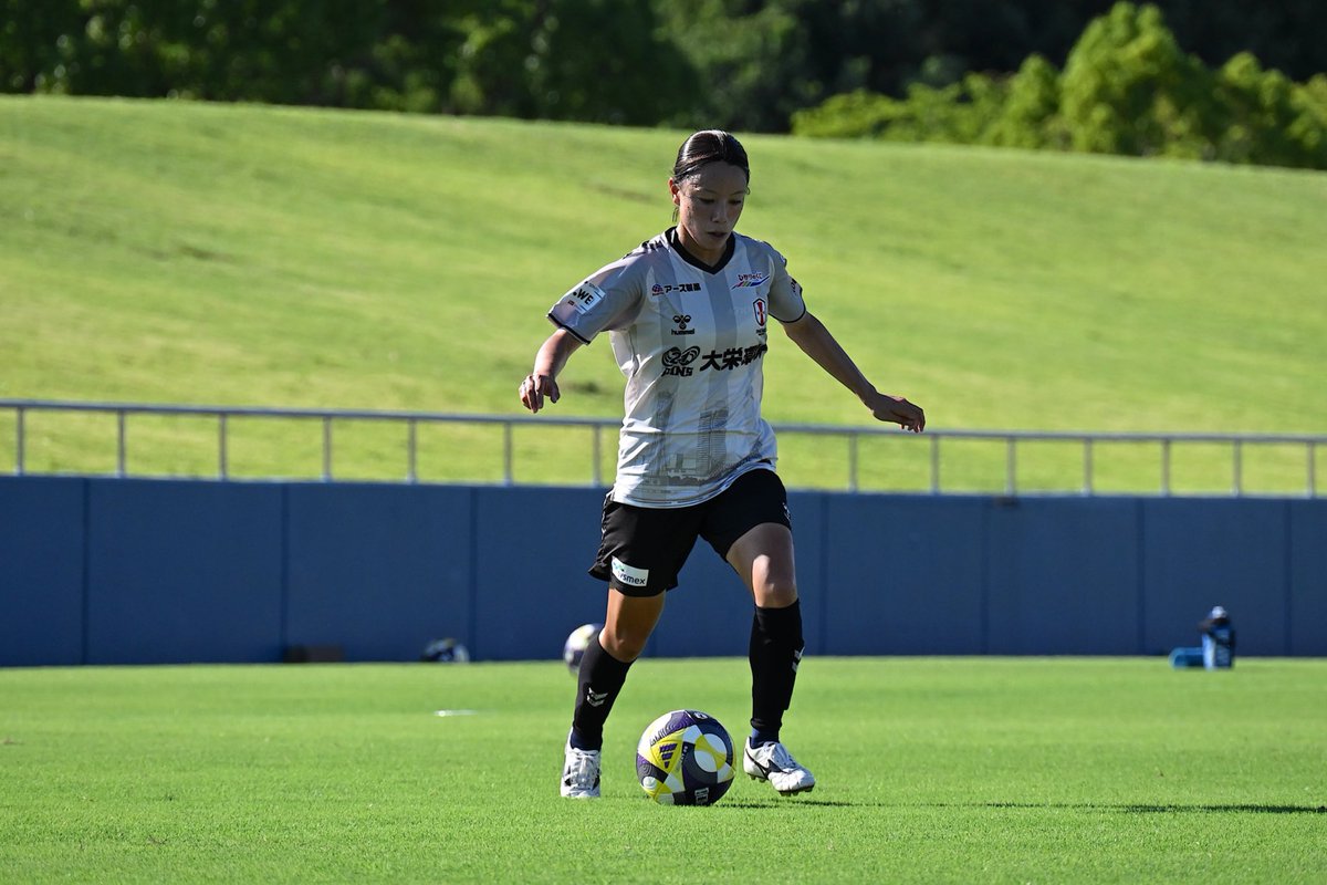 サッカーウェア Mサイズ 12番 INAC神戸