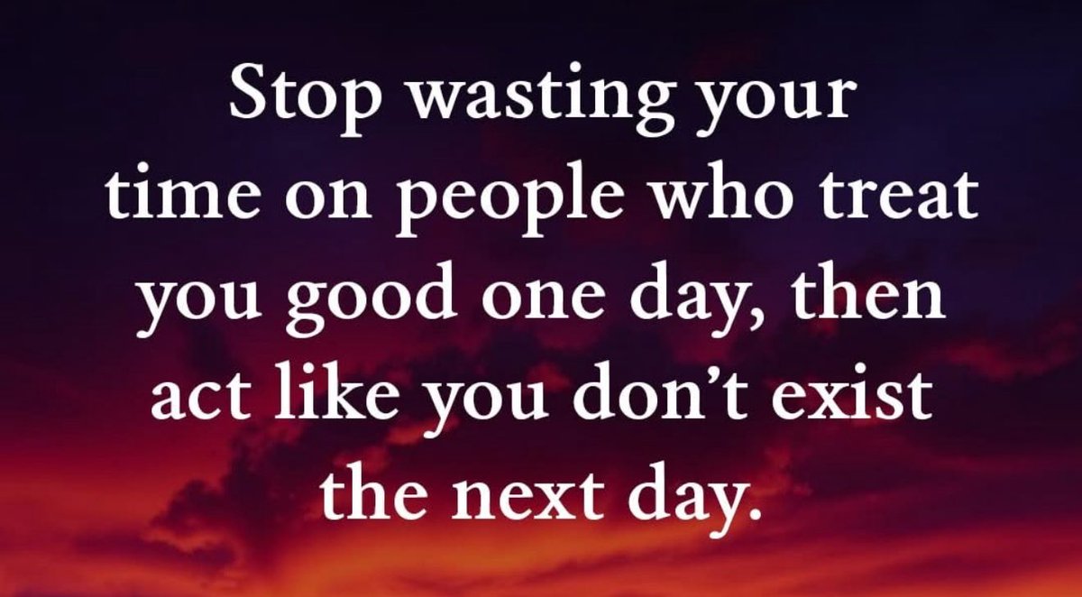 Surprised Shocked Young Girl Outdoor Close Shot Emotive Shocked Young —  Stock Photo © Tverdohlib.com #644757864, image size:1200x662