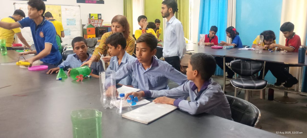 kviitkanpur's tweet image. Innovation in Action!
KVIIT kanpur &apos;s ATL Lab comes alive this Mega Tinkering Day- Young minds creating, experimenting and building the future!
#MegaTinkeringDay
#ATLReflections
#WhatweBuilt
#MTD2025
@KVS_HQ 
@KVS_Lucknow