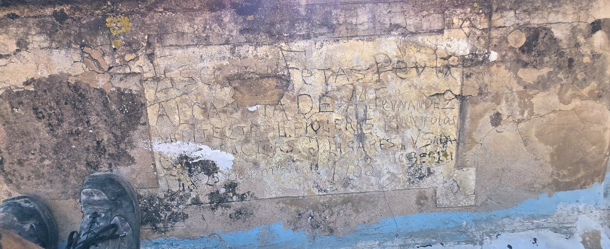 Lluís Guinó Subirós (@lluisguino) on Twitter photo Durant les obres en Reyes Gonzalez va detectar aquest inscripció de 25/12/1933 que diu: Manuel Fernández era alcalde republicà de <a href="/Aj_Besalu/">Ajuntament de Besalú</a> <a href="/catmemoria/">Memorial Democràtic</a>, arquitecte Figueres i constructors J. Lagares, pare de <a href="/Narcislagares/">Narcis Lagares C</a> i A. Sala, encara del meu record. <a href="/JosepLagares/">Josep Lagares</a> Durant les obres en Reyes Gonzalez va detectar aquest inscripció de 25/12/1933 que diu: Manuel Fernández era alcalde republicà de <a href="/Aj_Besalu/">Ajuntament de Besalú</a> <a href="/catmemoria/">Memorial Democràtic</a>, arquitecte Figueres i constructors J. Lagares, pare de <a href="/Narcislagares/">Narcis Lagares C</a> i A. Sala, encara del meu record. <a href="/JosepLagares/">Josep Lagares</a>