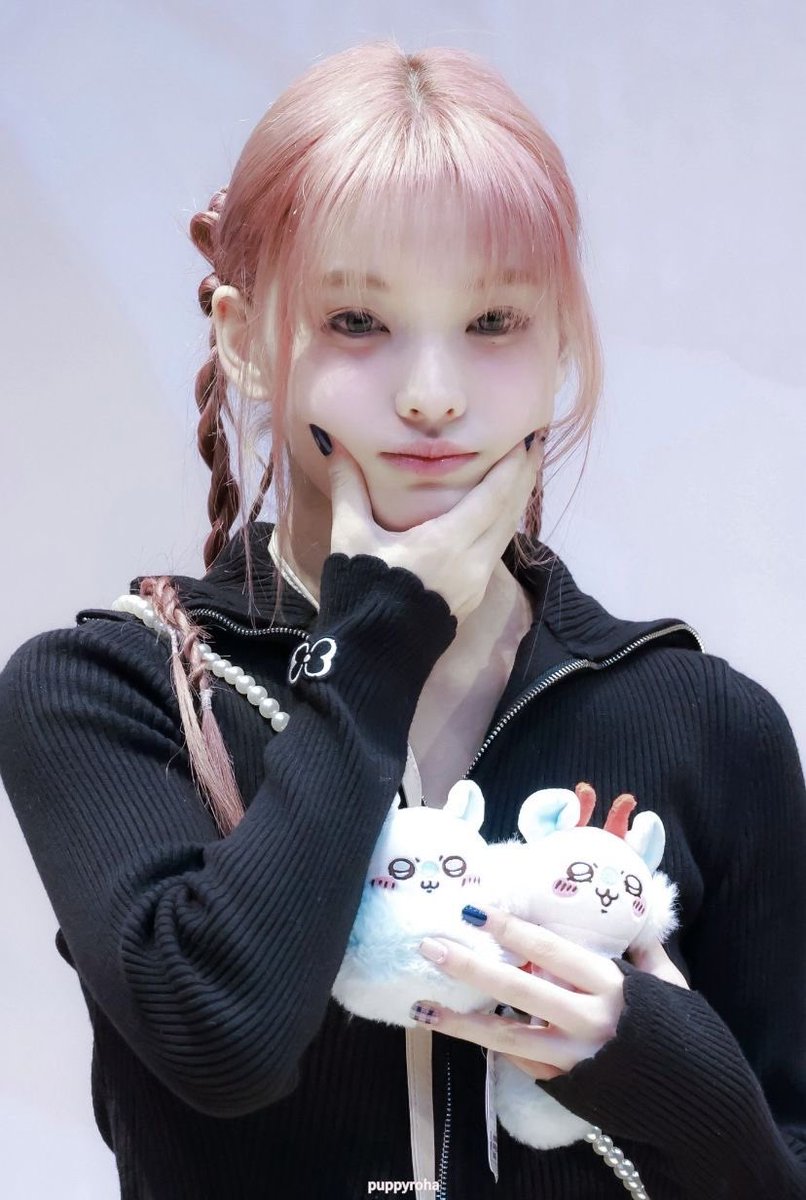 ₊⊹✩‧₊˚💗

#IROHA #이로하