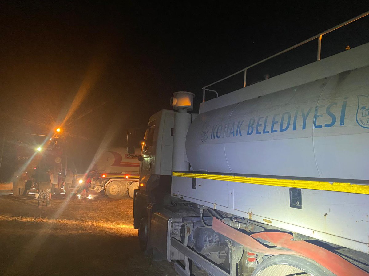 Yine ülkemizin dört bir yanından yükselen alevlerle yüreğimiz yandı. Geleceğimizi tehdit eden yangınların kontrol altına alınabilmesi için sahada canla başla mücadele eden ekiplere, biz de Manisa’daki söndürme çalışmalarına katılarak destek veriyoruz.

Bu zorlu süreçte doğamızı,