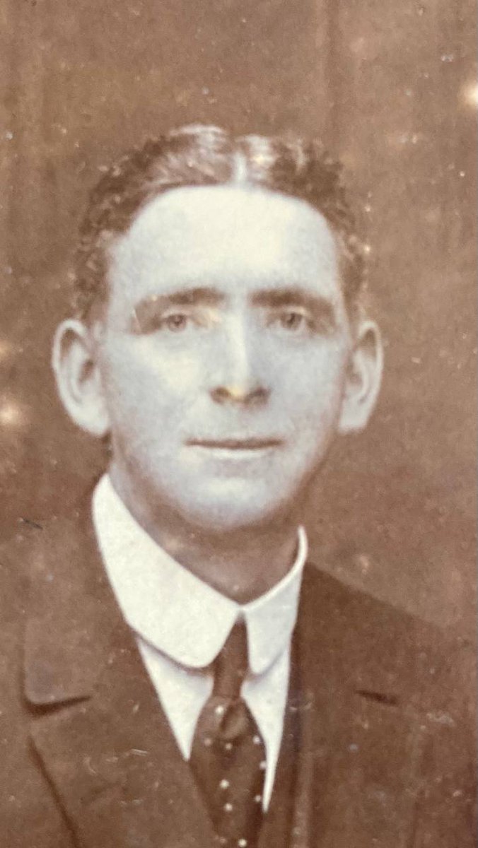 Emily Cockayne tweet media