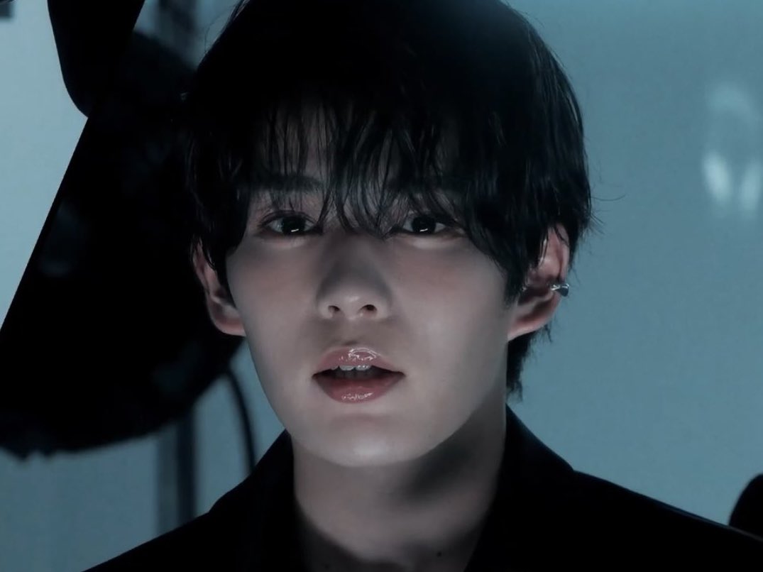 🖤🤍の謙杜くん天才すぎ＿＿＿＿𝐹𝑖𝑛.
#なにわ男子_BlackNightmare 
#なにわ男子_アシメントリー