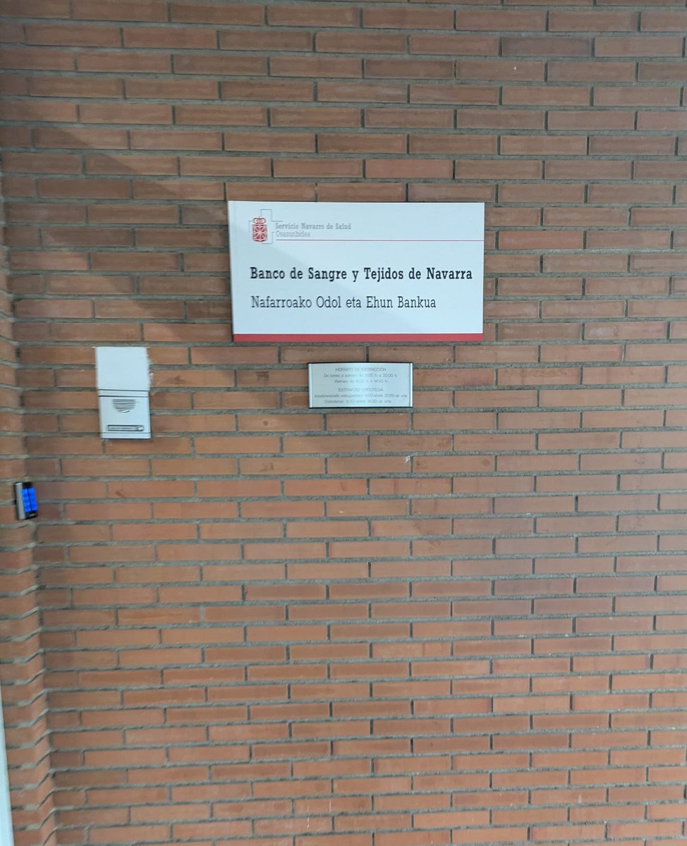 Cuando era tuitero, si donaba sangre lo contaba por aquí esperando que alguien se animara a donar también. 
Y cada vez que publicaba, Nacho me daba las gracias por donar.
Hace casi tres años que Nacho no está #FuckCancer, pero el otro día me acordé de él y saqué esta foto.