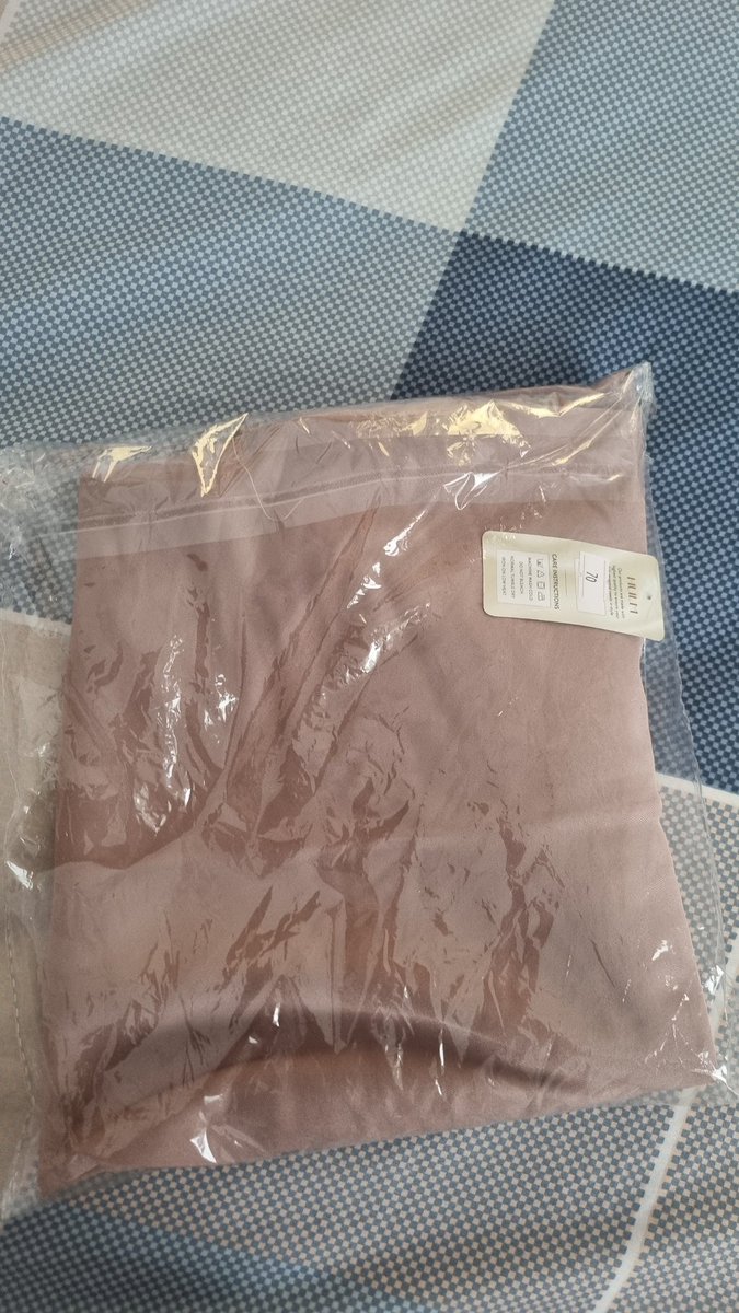 ratchachino's tweet photo. @talithajualan Ini baru ya roknya, panjangnya 70cm dan warna milo. Alasan dijual karena kependekan untuk yg berhijab. Dijual 40.000 bahannya halus dan jatuh https://t.co/cLL8Vs9DG1