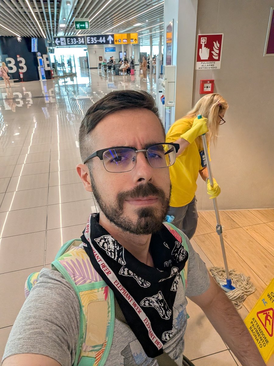 🇺🇸 Ready to fly to California. Prep went better and better every day, Fingers crossed! 🤞

🇮🇹 Sono più lavato del pavimento dietro di me. Er volo vero lo faccio Venerdì a metà giornata! 🤞